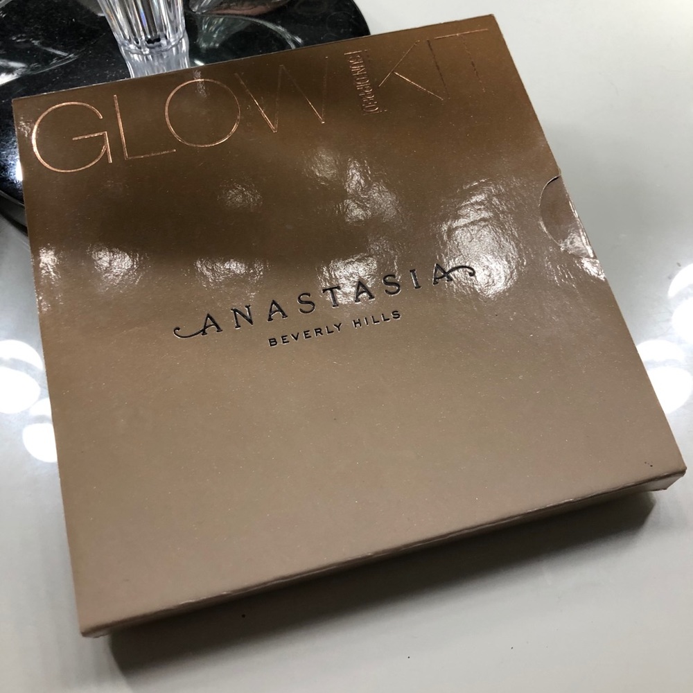Anastasia Beverly Hills GLOW KIT in sun dipped